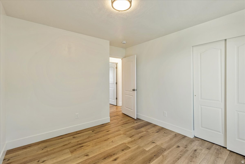 3899 S CHATTERLEIGH RD West Valley City, UT 84128