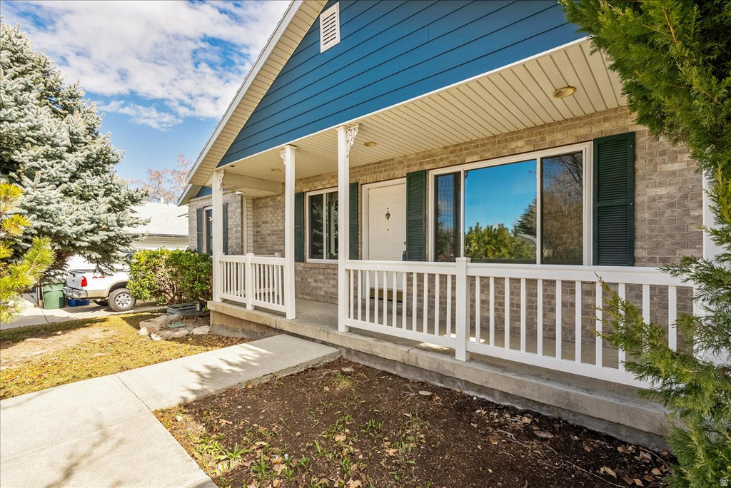 3899 S CHATTERLEIGH RD West Valley City, UT 84128