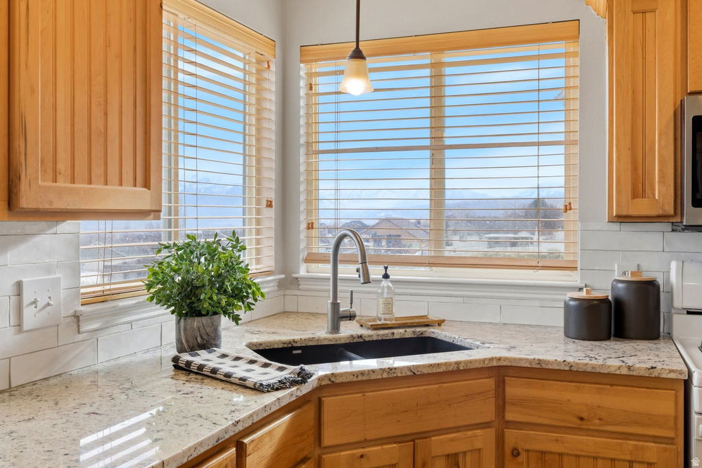 5272 W SUN BLOOM CIR Herriman, UT 84096