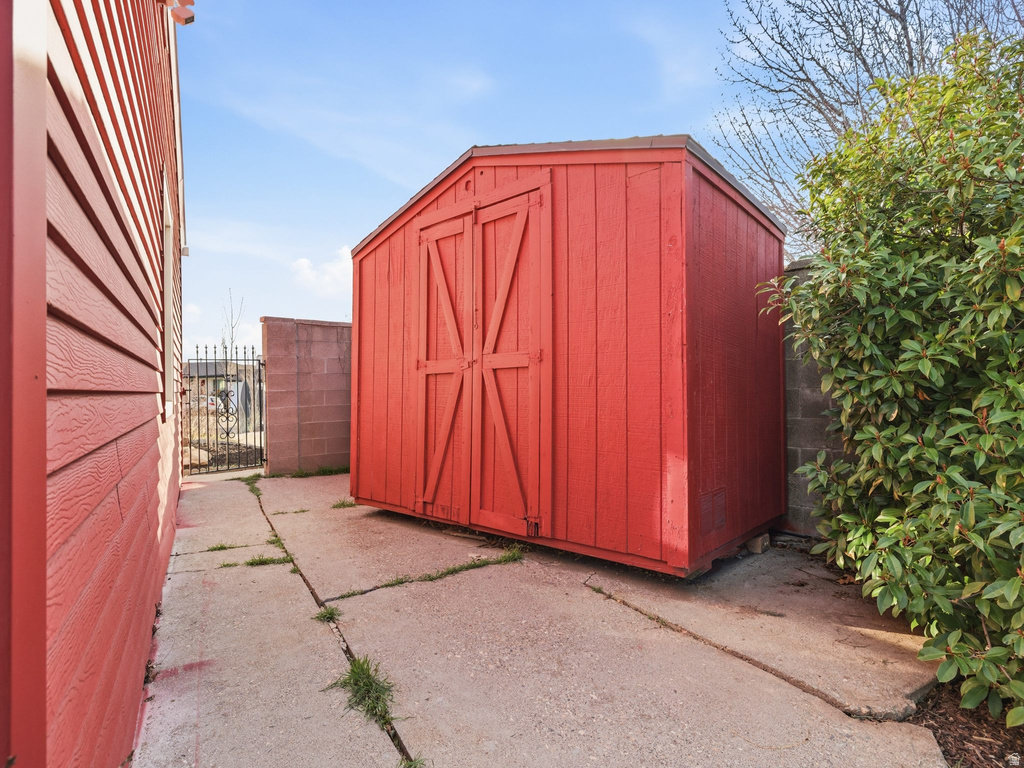 2885 E LORAN DR Millcreek, UT 84109