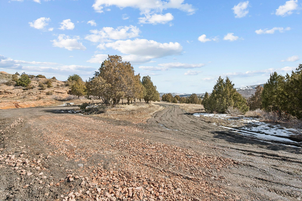 8665 E LAKE RD Heber City, UT 84032