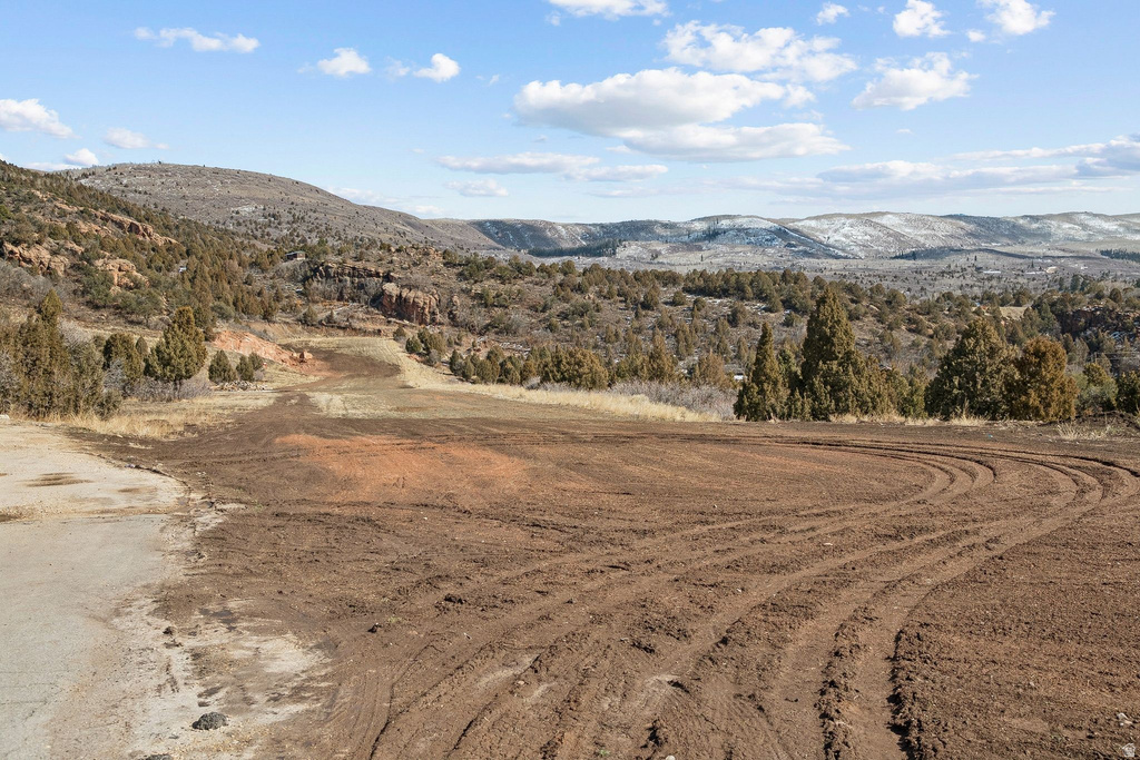 8665 E LAKE RD Heber City, UT 84032