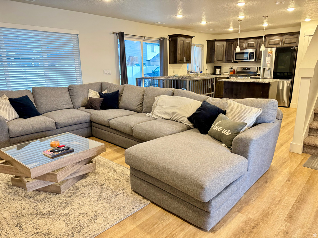 3194 N 3450 W Plain City, UT 84404