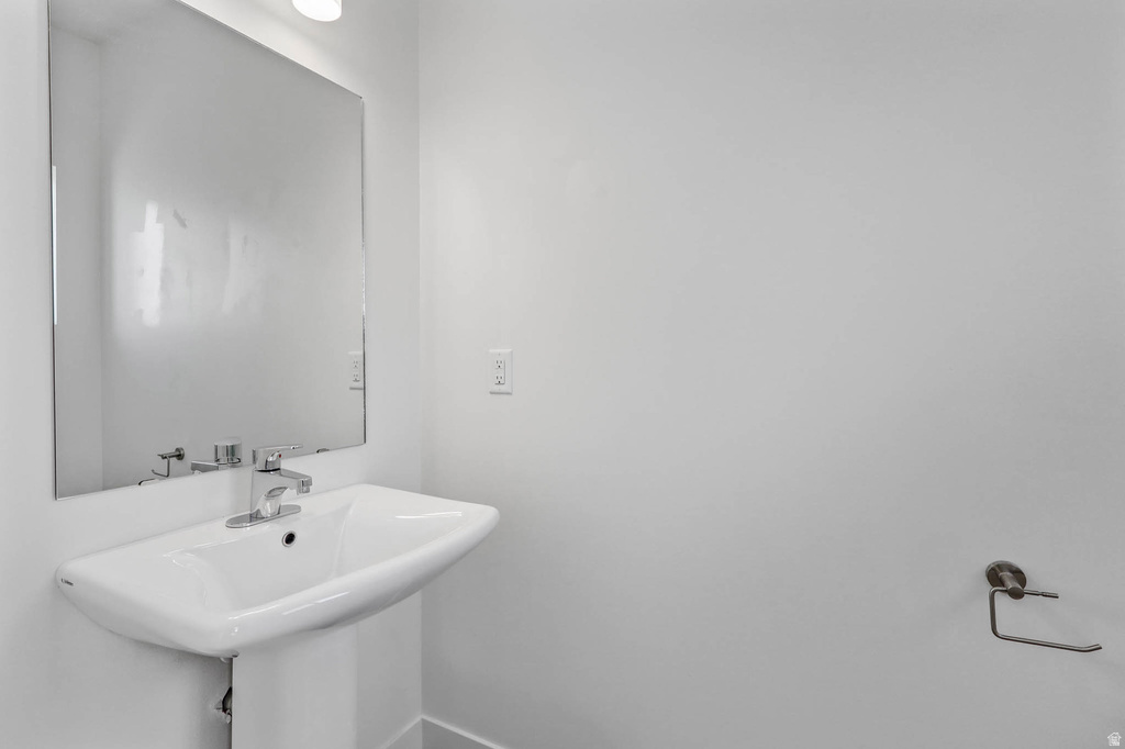 2214 N 450 W Layton, UT 84041