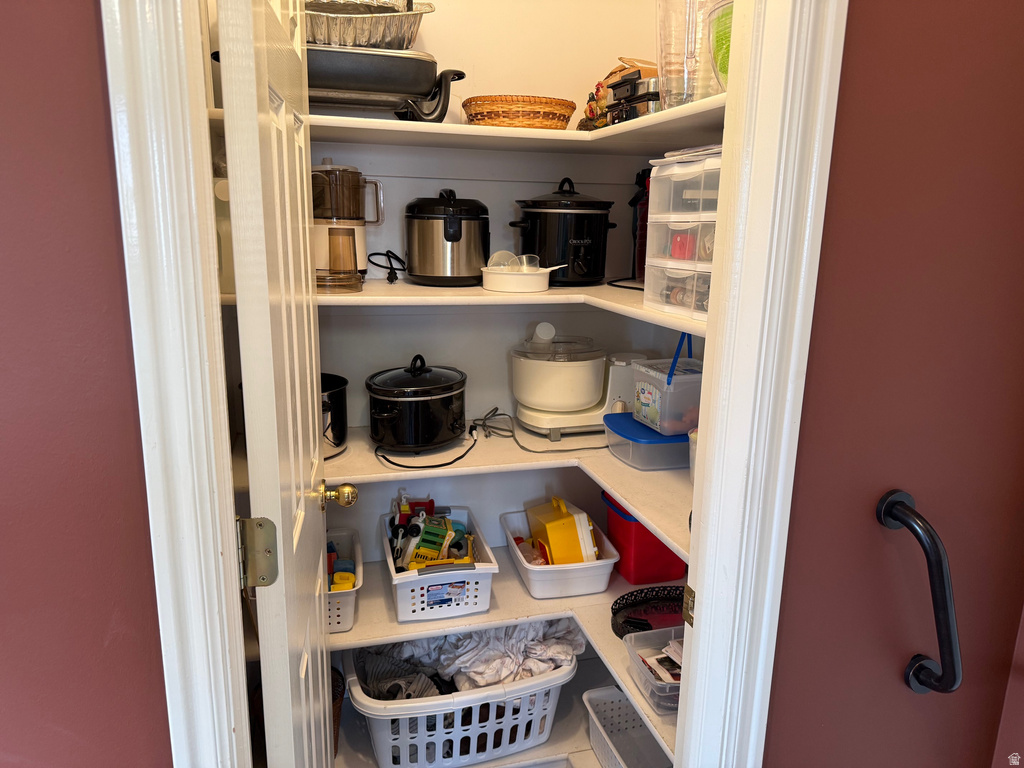 7125 S CASE MOUNTAIN CV West Jordan, UT 84081