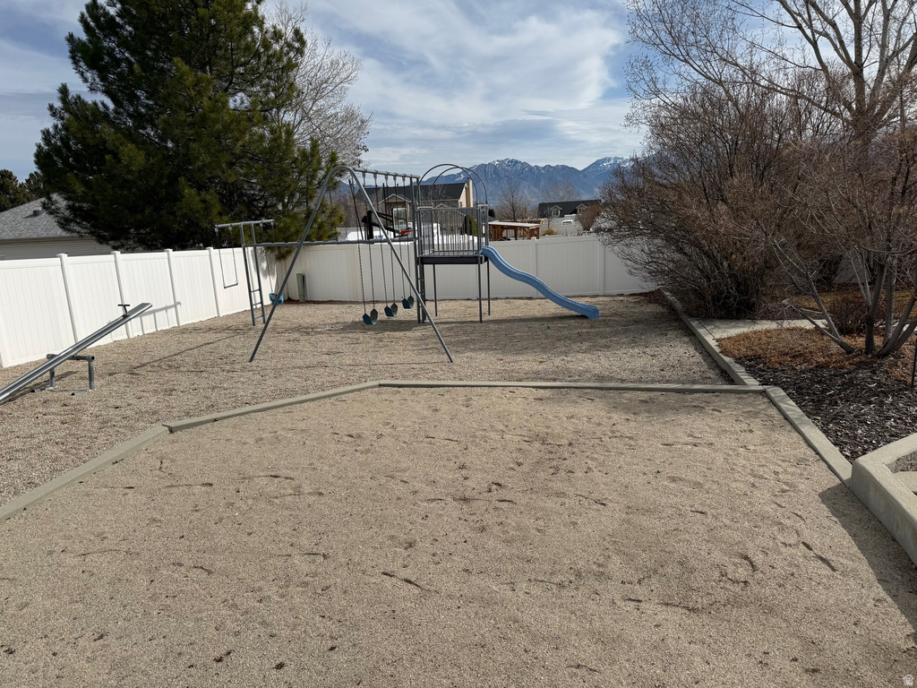 7125 S CASE MOUNTAIN CV West Jordan, UT 84081