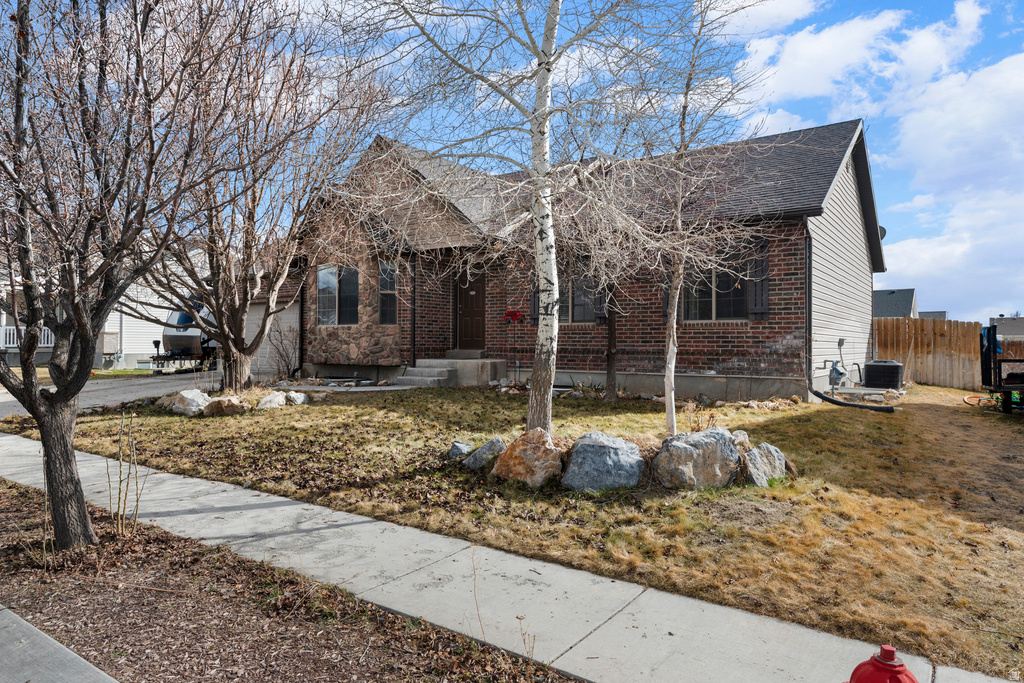 2146 E SHADOW DR Eagle Mountain, UT 84005