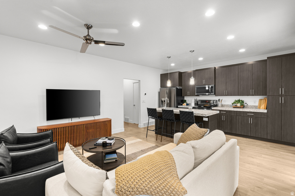 9217 S HOLIDAY BOWL CT Sandy, UT 84094