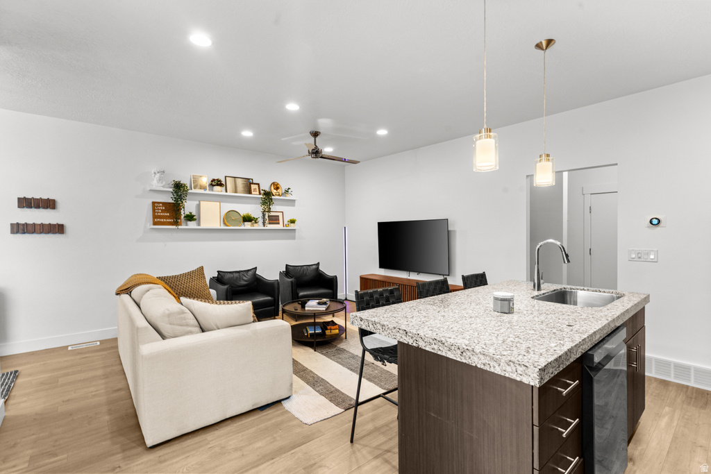 9217 S HOLIDAY BOWL CT Sandy, UT 84094