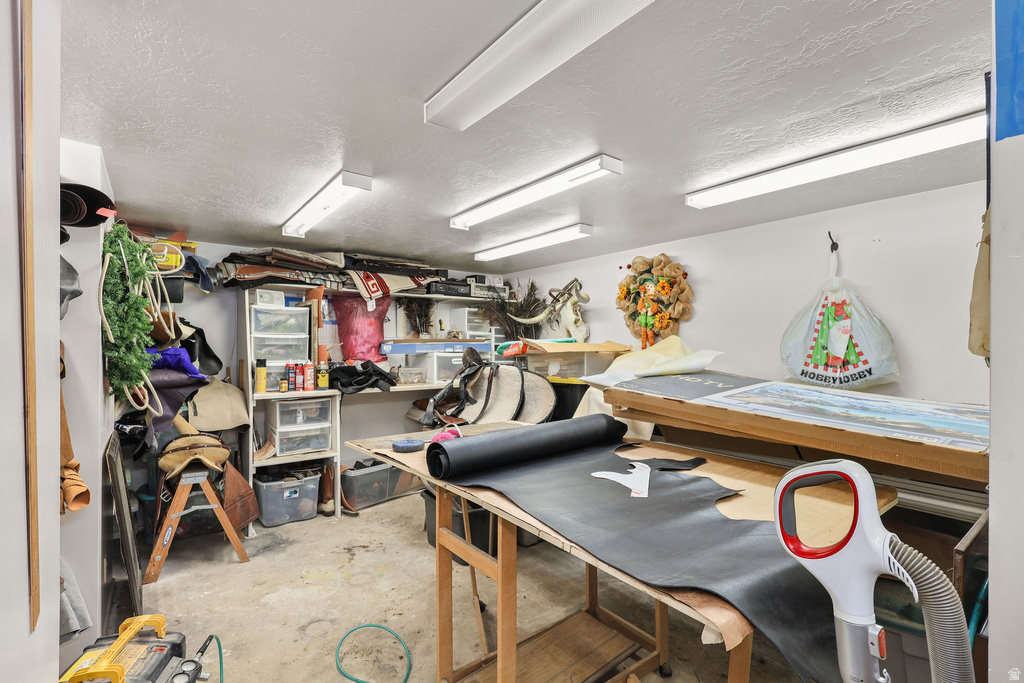 6995 W 2200 S Weston, ID 83286