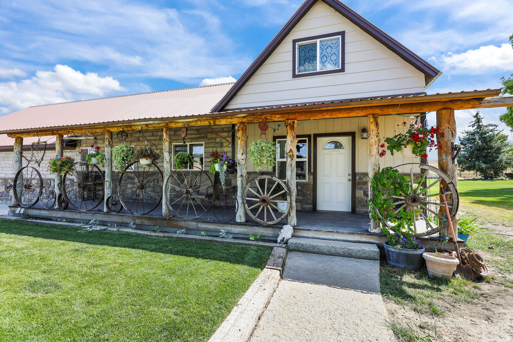 6995 W 2200 S Weston, ID 83286