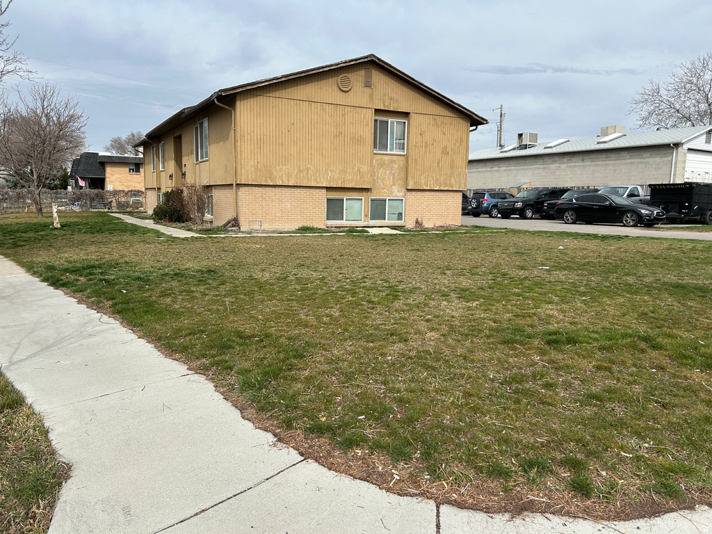 3279 S 4140 W West Valley City, UT 84120