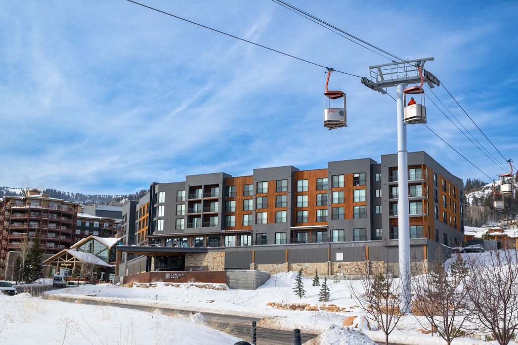2670 W CANYONS RESORT DR #427 Park City, UT 84098