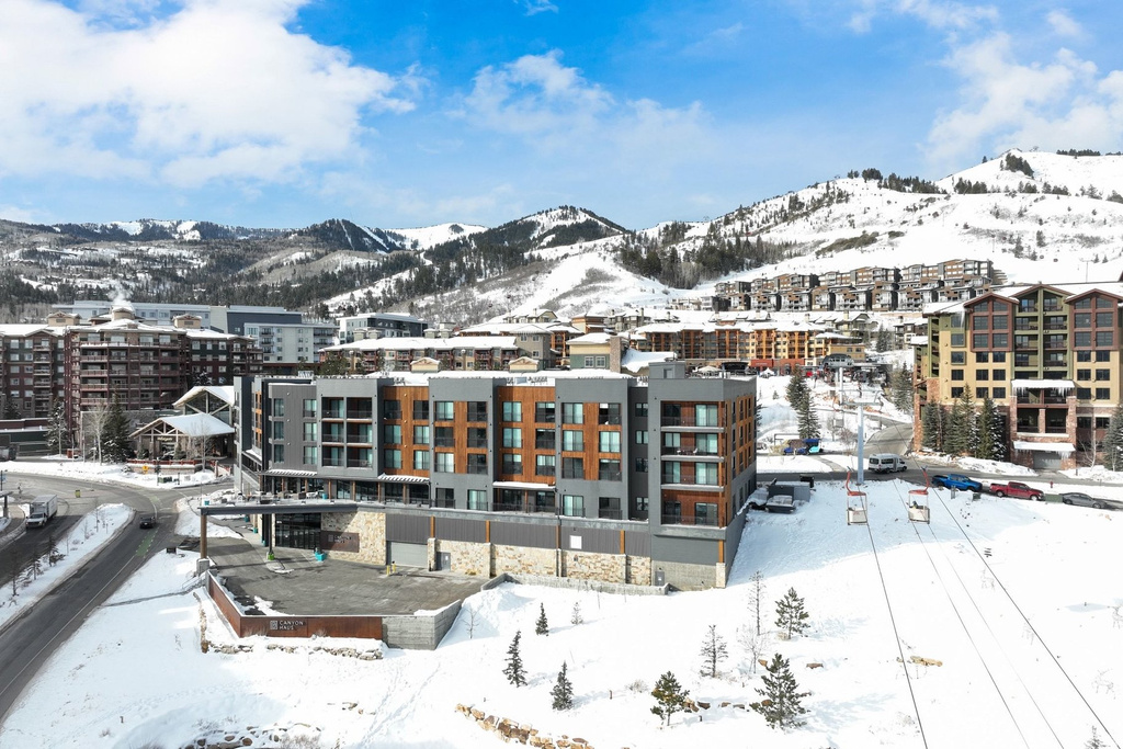 2670 W CANYONS RESORT DR #427 Park City, UT 84098