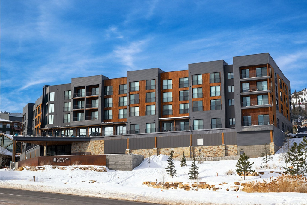 2670 W CANYONS RESORT DR #427 Park City, UT 84098