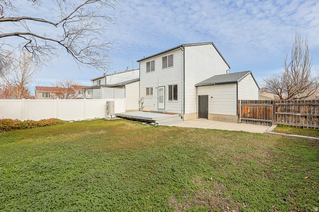 8832 S WILLOW WOOD WAY West Jordan, UT 84088