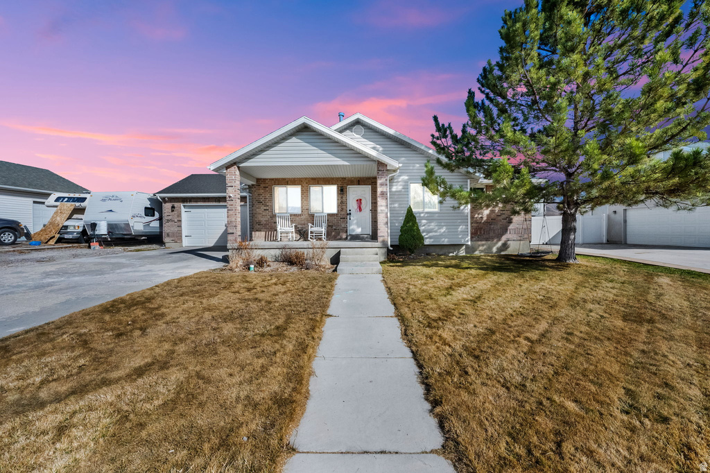 4610 N KESTREL WAY Eagle Mountain, UT 84005