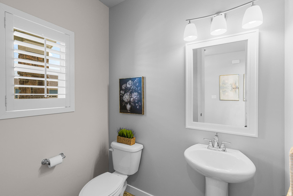 33 E DELGADA LN Stansbury Park, UT 84074