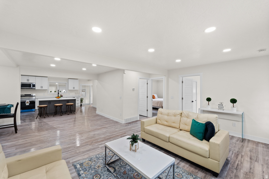 1091 N MECHAM LN Midvale, UT 84047