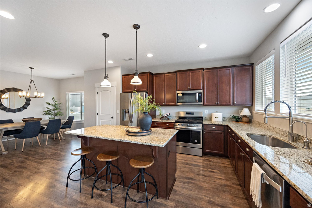 9303 N VERNHAM LN Eagle Mountain, UT 84005