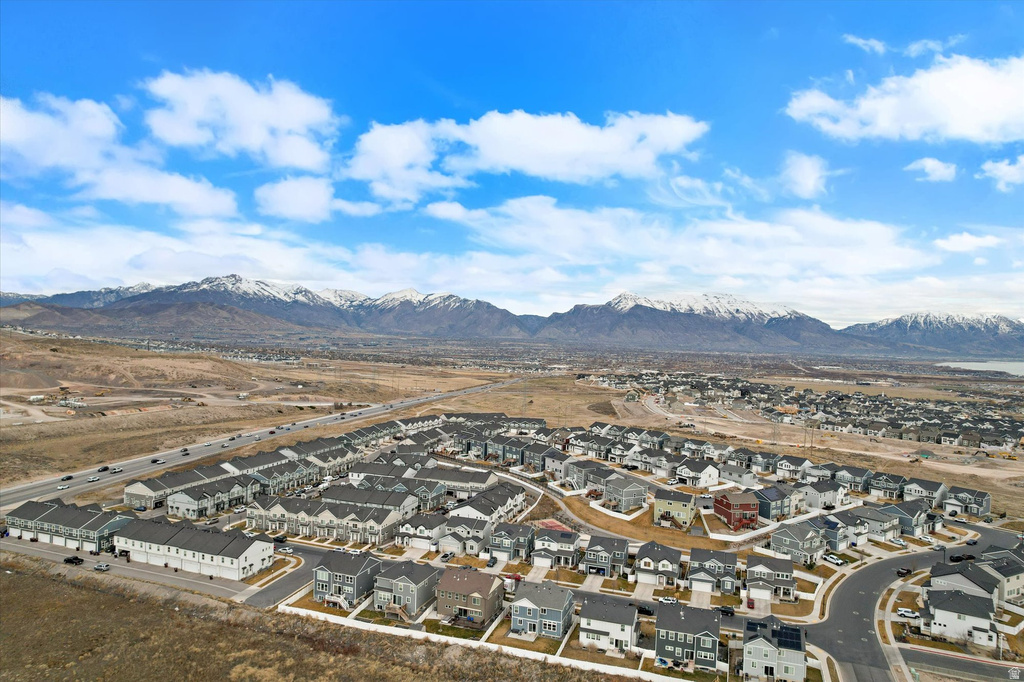 9303 N VERNHAM LN Eagle Mountain, UT 84005