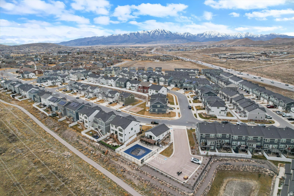 9303 N VERNHAM LN Eagle Mountain, UT 84005