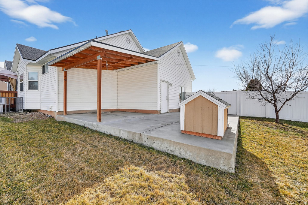 1728 DALLAS ST Syracuse, UT 84075