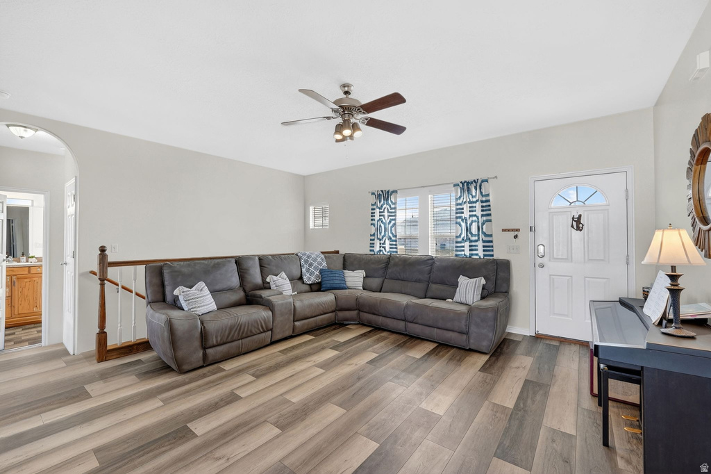 1728 DALLAS ST Syracuse, UT 84075