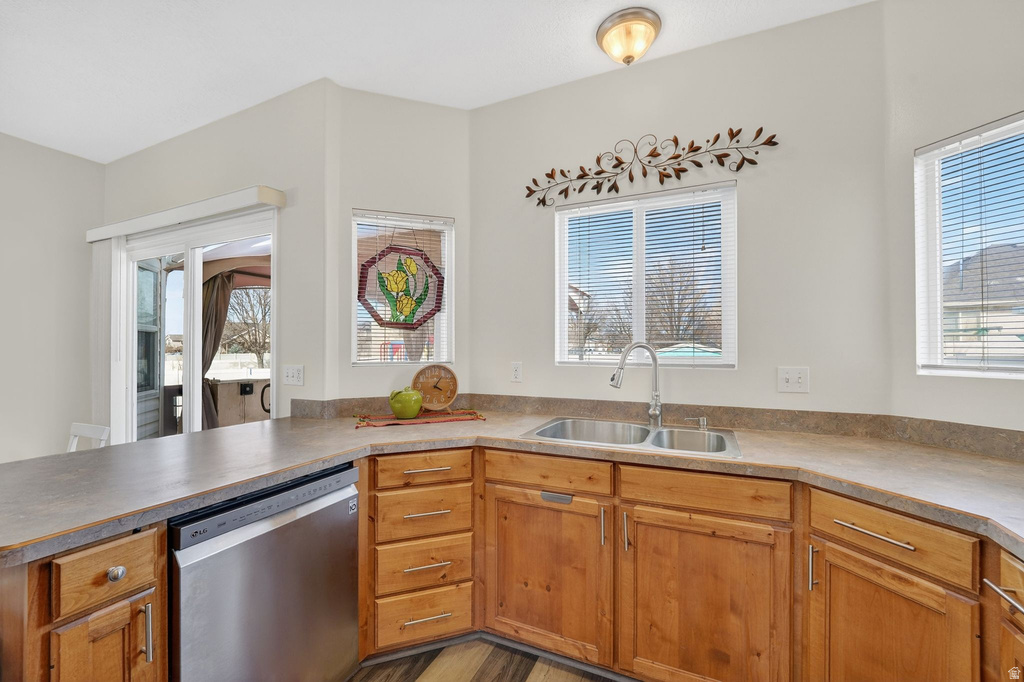 1728 DALLAS ST Syracuse, UT 84075