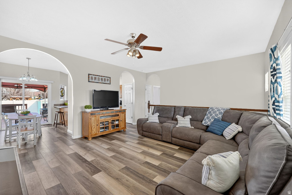 1728 DALLAS ST Syracuse, UT 84075