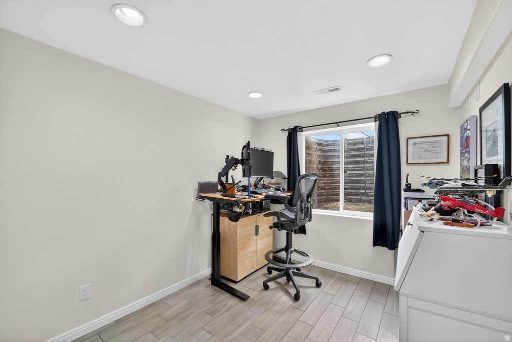 1728 DALLAS ST Syracuse, UT 84075