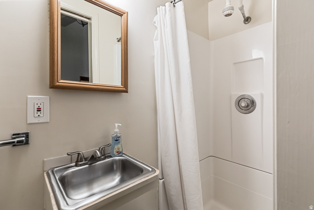 21 N MAIN ST Junction, UT 84740