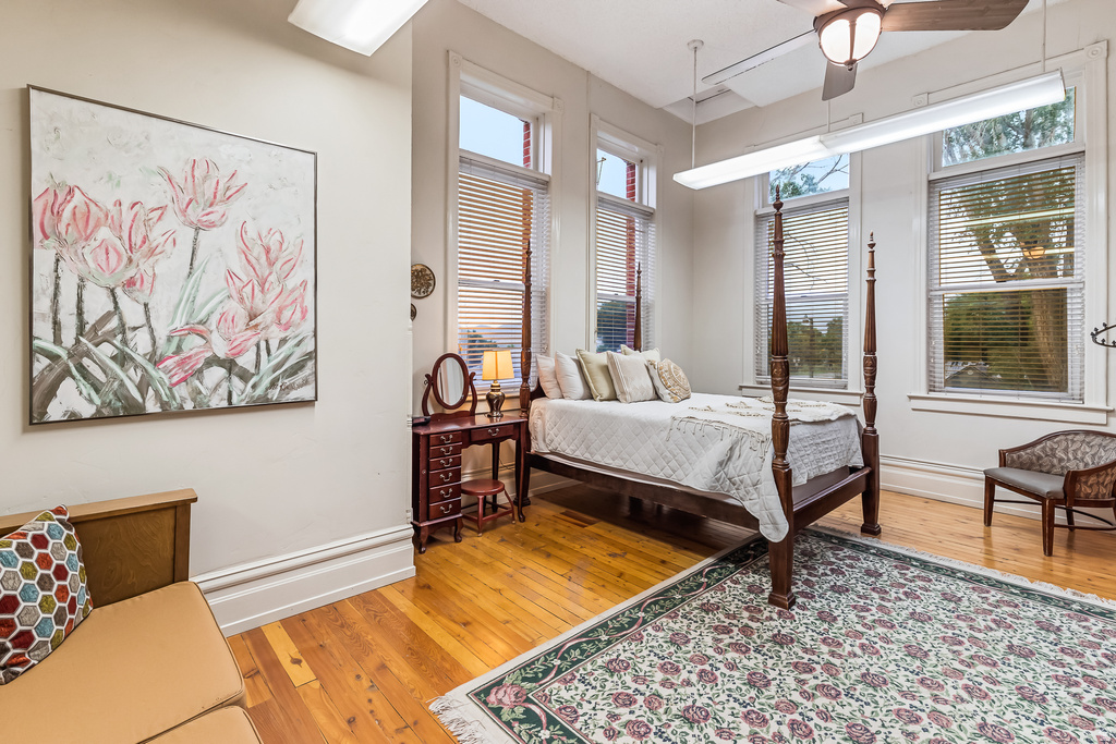 21 N MAIN ST Junction, UT 84740