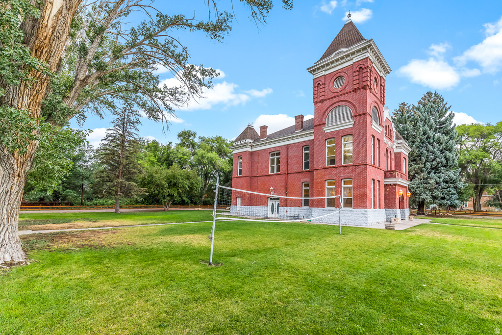 21 N MAIN ST Junction, UT 84740