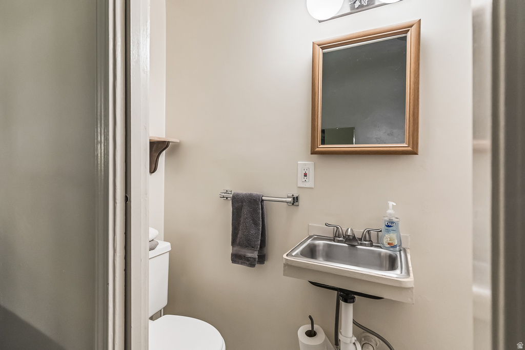 21 N MAIN ST Junction, UT 84740