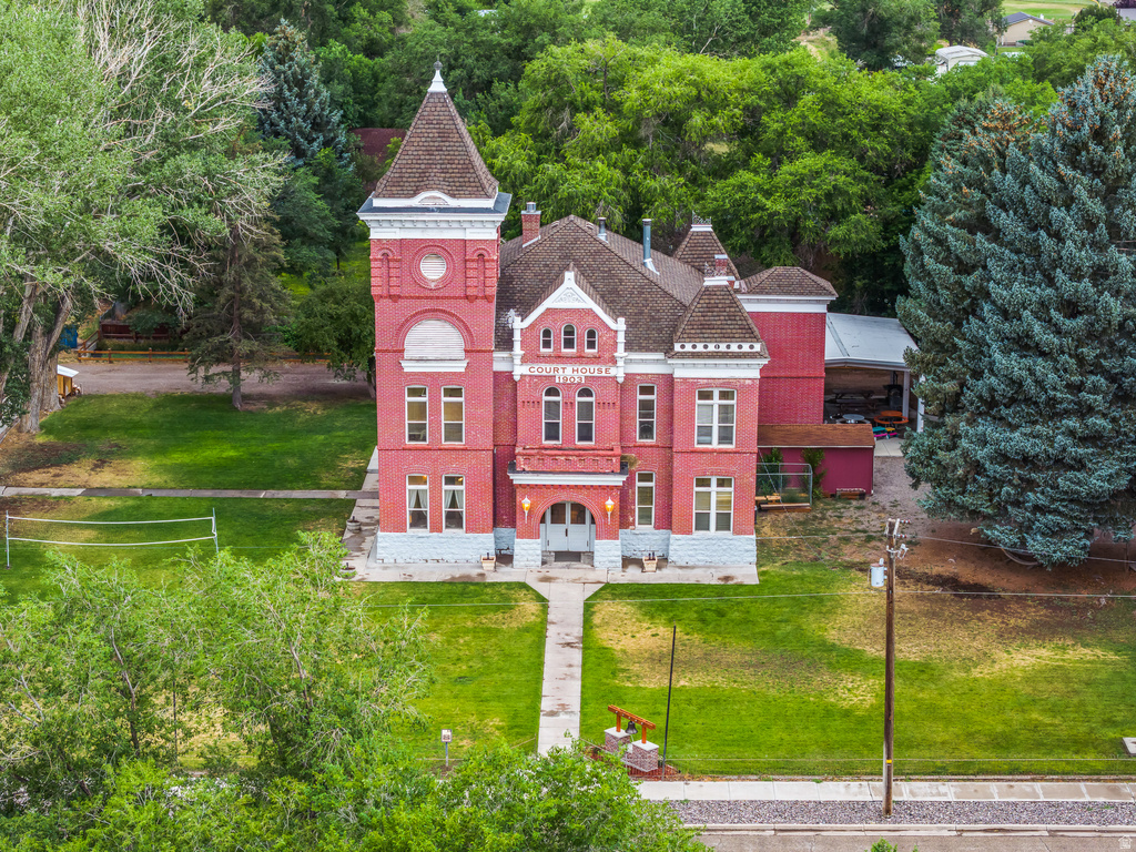 21 N MAIN ST Junction, UT 84740