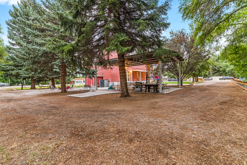 21 N MAIN ST Junction, UT 84740