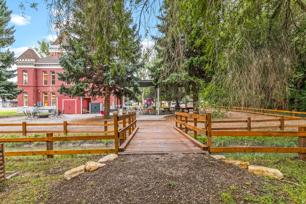 21 N MAIN ST Junction, UT 84740