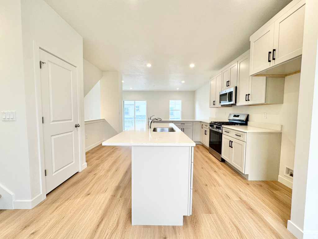 1654 N 1600 W Layton, UT 84041