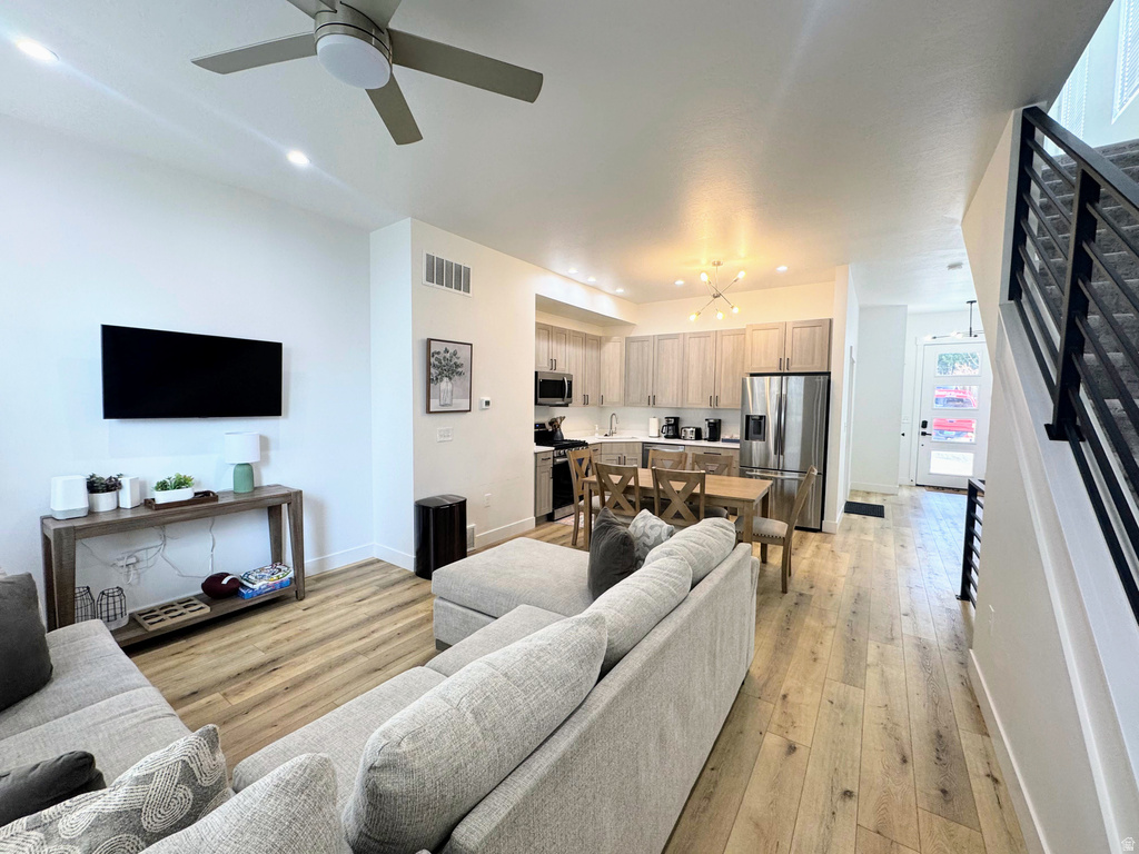 514 S KONETA CT Salt Lake City, UT 84102