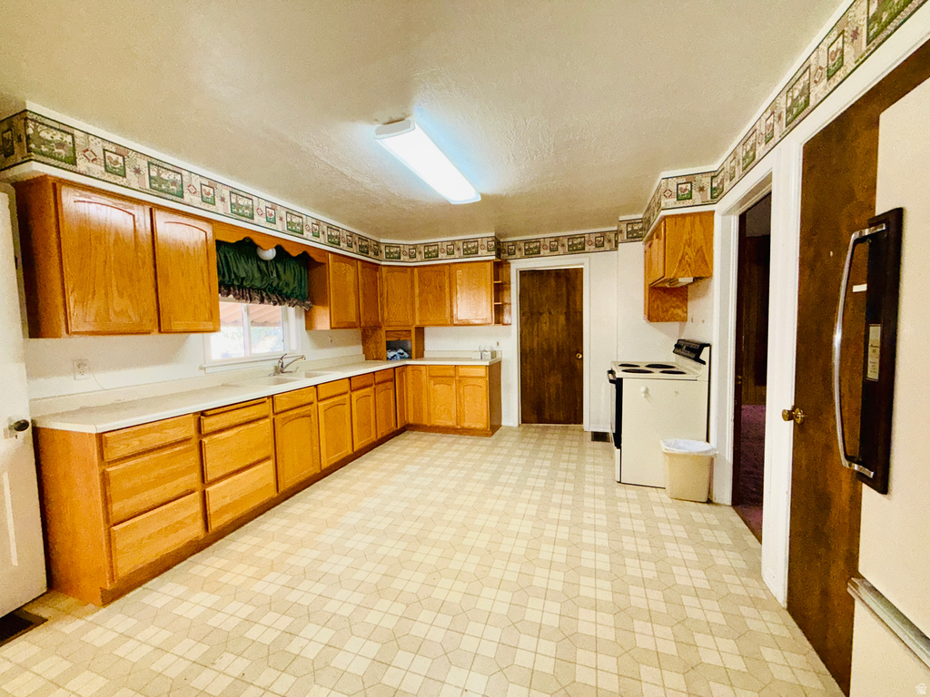 19 N MAIN Levan, UT 84639