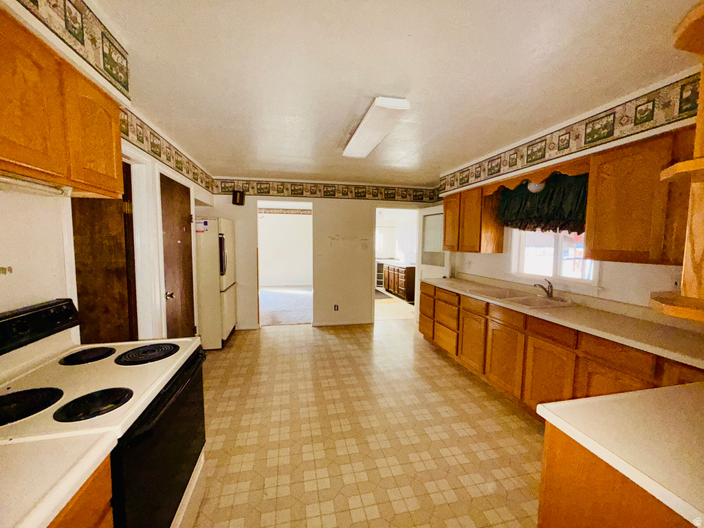 19 N MAIN Levan, UT 84639