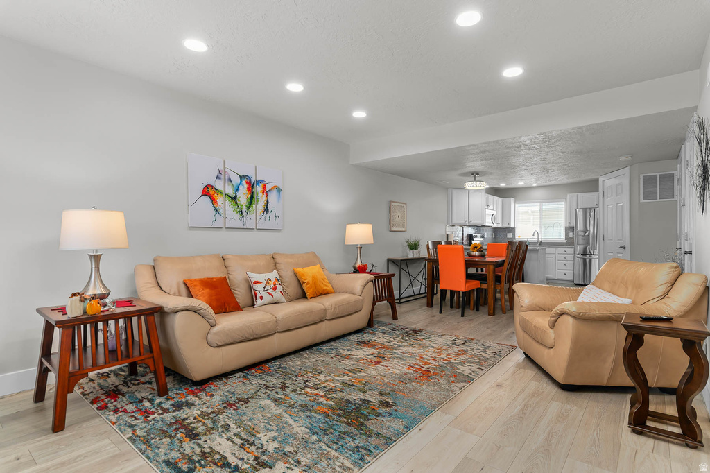 2718 S CENTERBROOK DR West Valley City, UT 84119