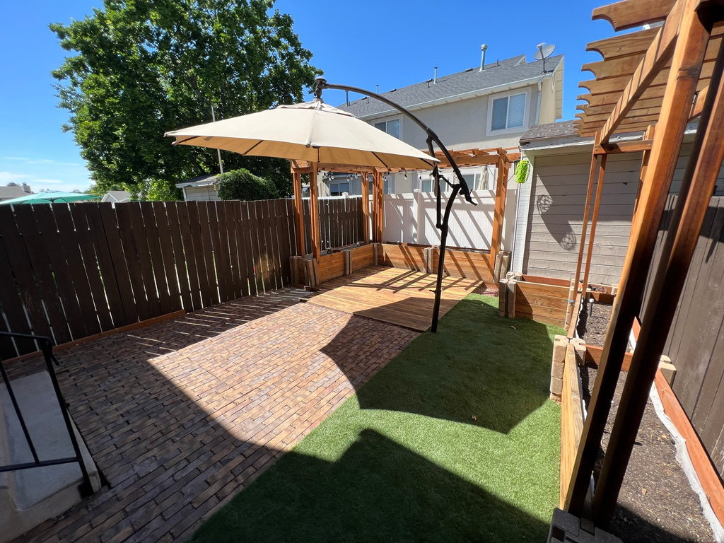 861 E 575 N Layton, UT 84041