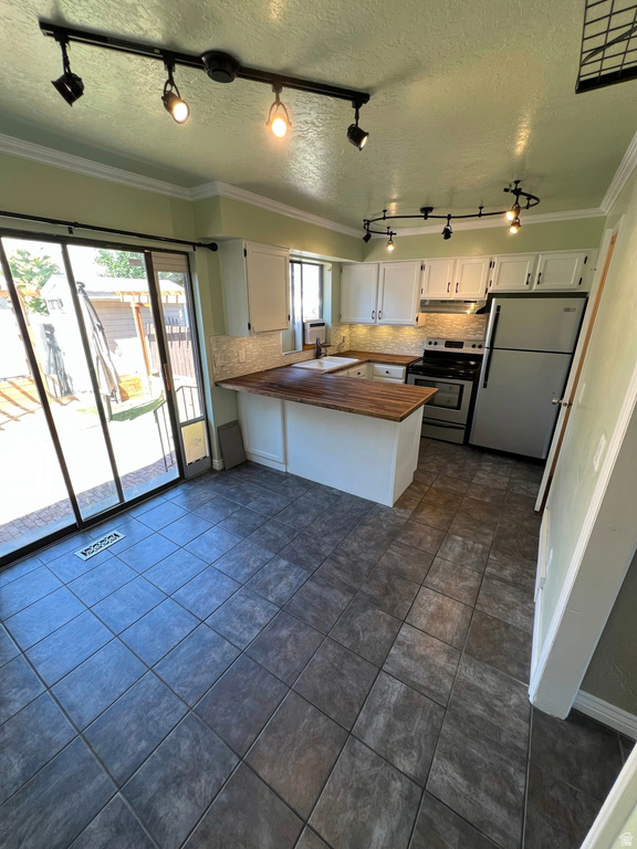 861 E 575 N Layton, UT 84041