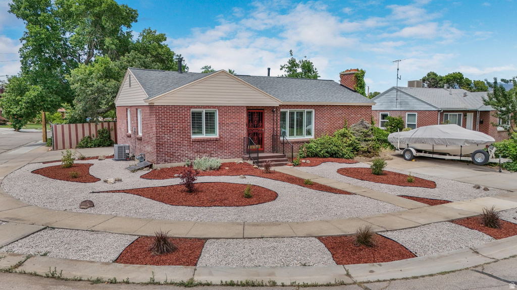 361 E MCMILLAN LN Murray, UT 84107