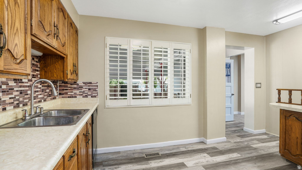 361 E MCMILLAN LN Murray, UT 84107