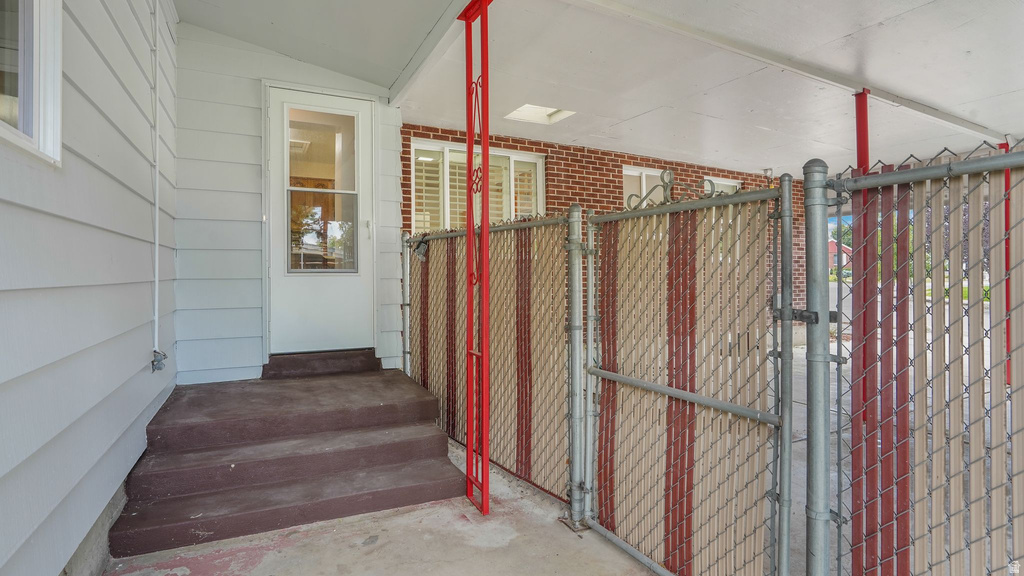 361 E MCMILLAN LN Murray, UT 84107