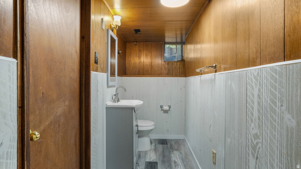 361 E MCMILLAN LN Murray, UT 84107