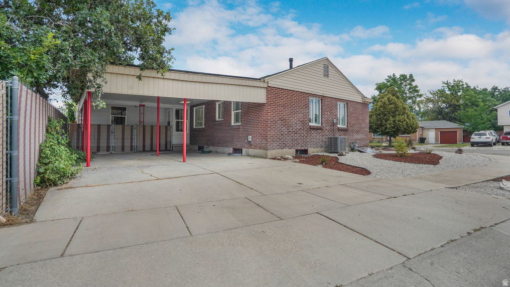 361 E MCMILLAN LN Murray, UT 84107